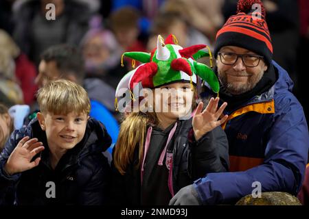 Tifosi del Galles prima della partita delle sei Nazioni 2023 U20 Galles vs Inghilterra allo Stadiwm CSM, Colwyn Bay, Regno Unito, 24th febbraio 2023 (Foto di Steve Flynn/News Images) Foto Stock