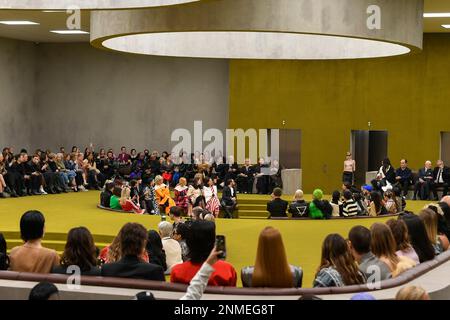 Milano, Italia. 24th Feb, 2023. GUCCI Autunno-Inverno 2023-2024 durante la settimana della Moda di Milano il 2023 febbraio - Milano; Italia 24/02/2023 Credit: dpa/Alamy Live News Foto Stock