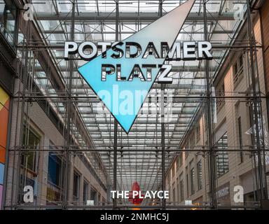 Il Playce, recentemente progettato galleria di negozi a Potsdamer Platz, Berlino, Germania Foto Stock