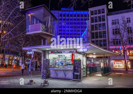 Pulpito di traffico storico, Joachimsthaler Platz, Kurfuerstendamm, Charlottenburg, Berlino, Germania Foto Stock