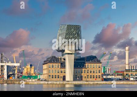 Havenhaus, edificio amministrativo dell'autorità portuale di Anversa Foto Stock