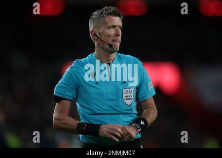 EINDHOVEN - Referee Daniele Orsato durante la partita di play-off della UEFA Europa League tra il PSV Eindhoven e il Sevilla FC allo stadio Phillips il 23 febbraio 2023 a Eindhoven, Paesi Bassi. AP | Dutch Height | Jeroen Putmans Foto Stock