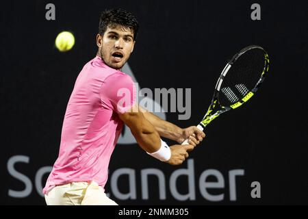 Rio, Brasile - 24 febbraio 2023: Carlos Alcaraz (ESP) giocatore in partita contro Dusan Lajovic (SRB) di Rio Open 2023 ATP 500, a Rio de Janeiro Jockey Foto Stock