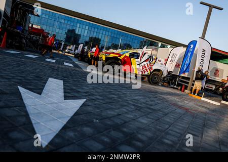 210 ZI Yuliang (chn), SHA HE (chn), BAIC ORV, BAIC ORV BJ40, FIA W2RC, Azione durante lo scrutinio del 2023 Abu Dhabi Desert Challenge, 2nd° round della stagione 2023 W2RC, il 25 febbraio 2023 presso ADNOC Business Center, Abu Dhabi - Foto Julien Delfosse / DPPI Credit: DPPI Media/Alamy Live News Foto Stock