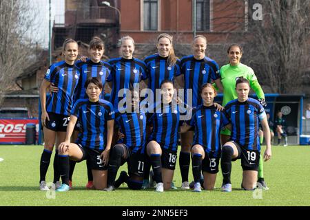 Milano, Italia. 25th Feb, 2023. Inter Line Up durante l'Inter - FC Internazionale vs ACF Fiorentina, Campionato Italiano di calcio Serie A Women match a Milano, Italia, Febbraio 25 2023 Credit: Independent Photo Agency/Alamy Live News Foto Stock