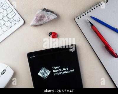 Germania. 24th Feb, 2023. In questa illustrazione, un logo di Sony Interactive Entertainment visualizzato su un tablet. Credit: SOPA Images Limited/Alamy Live News Foto Stock