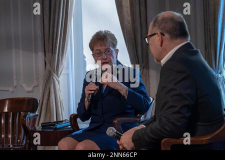 New York, New York, Stati Uniti. 24th Feb, 2023. (NUOVO) Open House ''Unbreakable Spirit: Commemorating One Year of Ukraine's Resilience & Resistance''. 24 febbraio 2023, New York, New York, USA: Il Congresso Marcy Kaptur (OH-D) parla al ''Unbreakable Spirit: Commemorazione di un anno di resilienza e resistenza in Ucraina'' Open House che segna l'anniversario di un anno dell'invasione su vasta scala della Russia dell'Ucraina presso l'Ukrainian Institute of America il 24 febbraio 2023 a New York City. (Credit Image: © M10S/TheNEWS2 via ZUMA Press Wire) SOLO PER USO EDITORIALE! Non per USO commerciale! Credito: ZUMA P Foto Stock