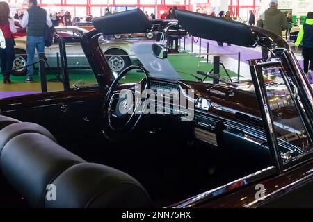 Dettaglio del sedile del conducente alla mostra ClassicMadrid di auto d'epoca e d'epoca inaugurata a Madrid e organizzata dalla Salón Internacional del Foto Stock