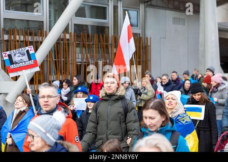 marzo ucraino Edimburgo segna un anno dallo scoppio della guerra Foto Stock