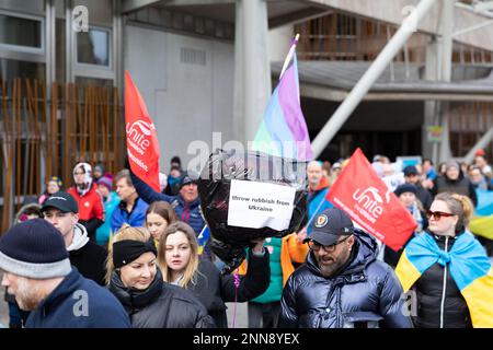 marzo ucraino Edimburgo segna un anno dallo scoppio della guerra Foto Stock