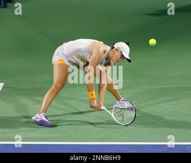 Dubai, Emirati Arabi Uniti, 25th. Feb, 2023. Il tennista polacco IgA Swiatek gioca nella womenÕs finale del torneo di Dubai Duty Free Tennis Championships di Dubai, che si svolge sabato 25 febbraio 2023. © Juergen Hasenkopf / Alamy Live News Foto Stock