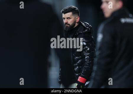 L'allenatore capo di Cercle, Miron Muslic, ha illustrato nel corso di una partita di calcio tra KAS Eupen e Cercle Brugge, sabato 25 febbraio 2023 a Eupen, il giorno 27 della prima divisione del campionato belga della 'Jupiler Pro League' del 2022-2023. FOTO DI BELGA BRUNO FAHY Foto Stock