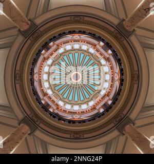Cupola interna dal piano rotunda dell'edificio del Mississippi state Capitol al 400 di High Street a Jackson, Mississippi Foto Stock