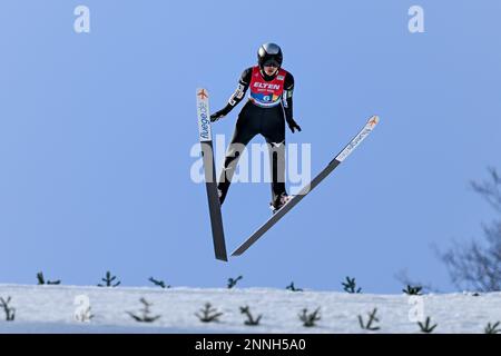 Planica, Slovenia. 25th Feb, 2023. Sara Takanashi del Giappone in azione durante il Women HS 100 Normal Hill Team al FIS Nordic World Ski Championships 2023. (Foto di Andrej Tarfila/SOPA Images/Sipa USA) Credit: Sipa USA/Alamy Live News Foto Stock