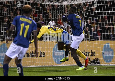 Il vincitore di Union Boniface segna un gol durante una partita di calcio tra KVC Westerlo e Royale Union Saint Gilloise, sabato 25 febbraio 2023 a Westerlo, il giorno 27 della prima divisione del campionato belga della 'Jupiler Pro League' del 2022-2023. FOTO DI BELGA LAURIE DIEFFEMBACQ Foto Stock