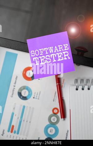 Tester software per scrittura a mano. Idea aziendale implementata per proteggere il software da attacchi dannosi Foto Stock