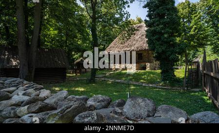 Casa di fango-mattoni. Eco casa. Casa tradizionale. Foto Stock