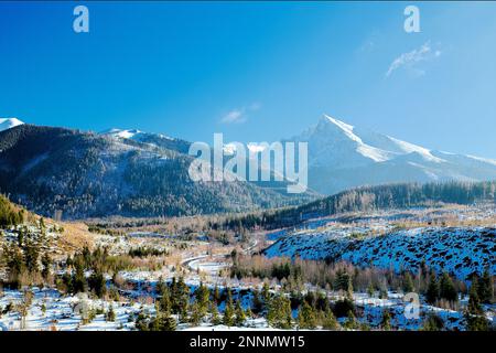 Valle silenziosa e collina di Krivan in alta Tratras, Slovacchia Foto Stock