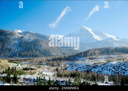 Valle silenziosa e collina di Krivan in alta Tratras, Slovacchia Foto Stock