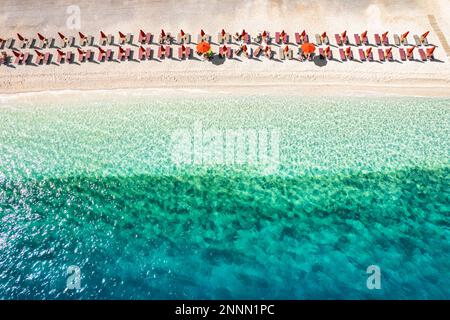 Veduta aerea della spiaggia di Antisamos sull'isola di Cefalonia, isola Ionica, Grecia Foto Stock
