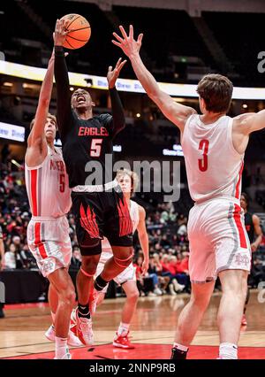 Anaheim, California. 25th Feb, 2023. Etiwanda (5) Jimmy Baker va al paniere in azione durante il CIF-SS Boys DIV 1 Basketball Championship Game. Mater dei vs Etiwanda.Louis Lopez/esposizione moderna/Cal Sport Media/Alamy Live News Foto Stock