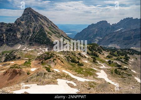 Sentiero stretto i serpenti che scendono da Paintbrush si dividono nel canyon sottostante la mattina d'estate Foto Stock