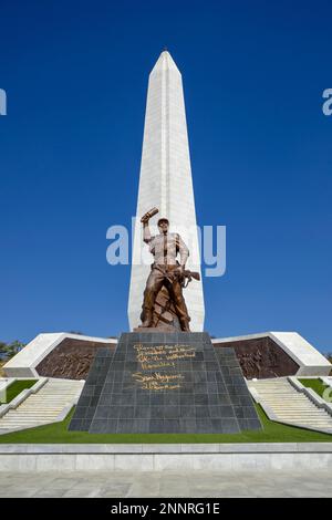 Obelisco sul National Heroes Acre, Memoriale di guerra della Repubblica di Namibia, Auas Mountains, vicino Windhoek, Khomas Regione, Namibia Foto Stock