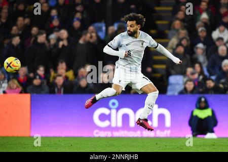 Londra, Regno Unito. 25th Feb, 2023. Mohamed Salah del Liverpool FC durante la partita della Premier League tra Crystal Palace e Liverpool a Selhurst Park, Londra, Inghilterra il 25 febbraio 2023. Foto di Phil Hutchinson. Solo per uso editoriale, licenza richiesta per uso commerciale. Non è utilizzabile nelle scommesse, nei giochi o nelle pubblicazioni di un singolo club/campionato/giocatore. Credit: UK Sports Pics Ltd/Alamy Live News Foto Stock