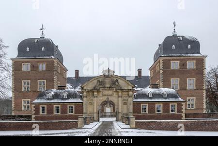 Barocco e castello ormeggiato Ahaus, oggi sede della Accademia tecnica Ahaus, Ahaus, Muensterland, Nord Reno-Westfalia, Germania Foto Stock