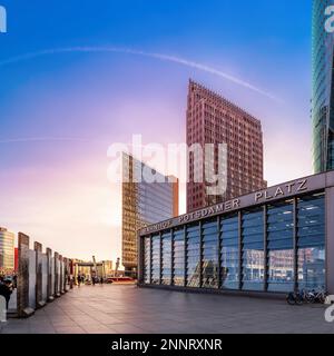 vista panoramica su potsdamer platz a berlino Foto Stock