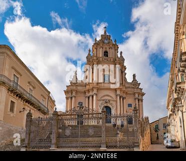 Il Duomo di San Giorgio (Cupola di San Giorgio) Cattedrale in Modica Sicilia Italia San Giorgio Cattedrale di Ragusa Ibla Sicilia Italia Foto Stock