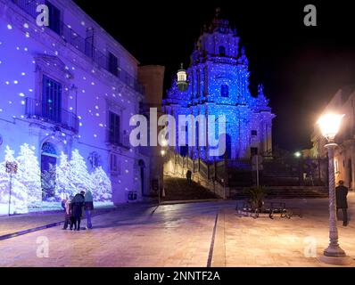 Il Duomo di San Giorgio (Cupola di San Giorgio) Cattedrale in Modica Sicilia Italia San Giorgio Cattedrale di Ragusa Ibla e la piazza del Duomo. Sicilia Italia Foto Stock