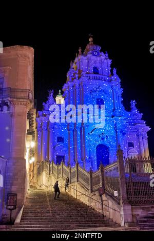 Il Duomo di San Giorgio (Cupola di San Giorgio) Cattedrale in Modica Sicilia Italia San Giorgio Cattedrale di Ragusa Ibla e la piazza del Duomo. Sicilia Italia Foto Stock