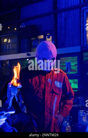 Bangkok, Thailandia. 25th Feb 2023. Baphoby è visto durante 'FIRE EXIT - FIRE EXIST', una mostra di arte dello spettacolo alla Galleria Chang Chui vicino Bangkok, Thailandia il 25 febbraio 2023. Credit: Matt Hunt / Neato/Alamy Live News Foto Stock