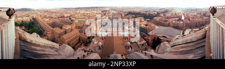 Vista ad alta angolazione della Città del Vaticano, Roma, Italia Foto Stock