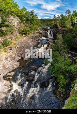 Cascata sul fiume, Rogie Falls, Black Water, Ross-shire, Scozia Foto Stock