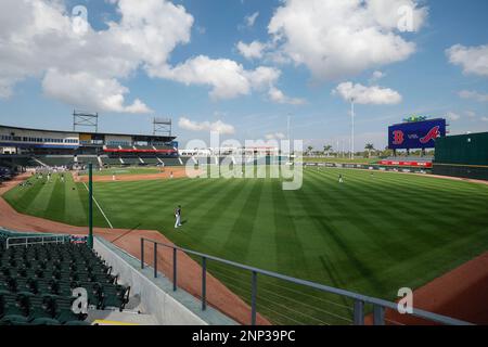 North Port FL USA: Una visione generale del campo durante i riscaldamenti pre-partita prima di una partita di allenamento primaverile MLB tra gli Atlanta Braves e il Boston R. Foto Stock