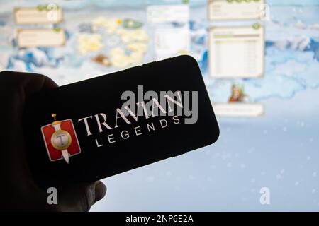 Rheinbach, Germania 26 febbraio 2023, il logo del browser del gioco 'Travian Legends' sul display di uno smartphone Foto Stock