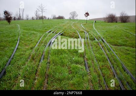 Tubi per la produzione e la distribuzione di gas. Gasdotto e metano in panorama. Foto Stock