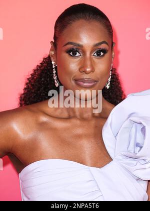 Pasadena, Stati Uniti. 25th Feb, 2023. PASADENA, LOS ANGELES, CALIFORNIA, USA - 25 FEBBRAIO: Issa Rae arriva al 54th° premio annuale NAACP Image Awards tenutosi presso l'Auditorium Civico di Pasadena il 25 febbraio 2023 a Pasadena, Los Angeles, California, Stati Uniti. (Foto di Xavier Collin/Image Press Agency) Credit: Image Press Agency/Alamy Live News Foto Stock