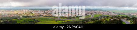 Stupendo panorama dall'Hilltop Santuario de la Virgen de la Montaña, caceres, spagna Foto Stock