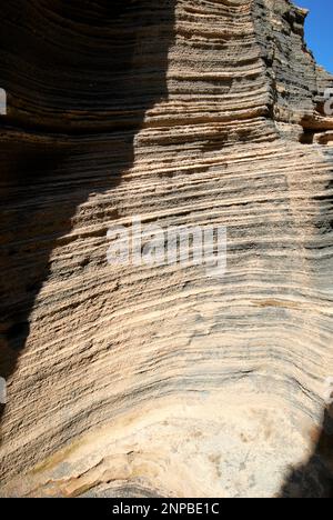 Strati di Ladera del volcan Las Grietas Lanzarote, Isole Canarie, Spagna formazioni rocciose vulcaniche causate dall'erosione Foto Stock