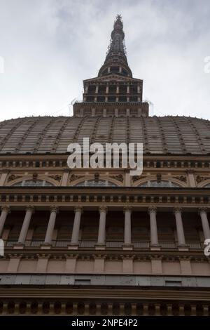 La torre della Mole Antonelliana - originariamente una sinagoga - ospita il museo nazionale del cinema, un importante edificio di Torino Foto Stock