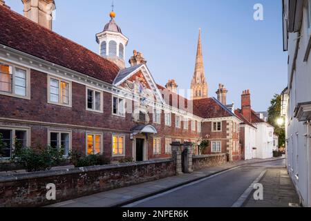 Serata al College of Matrons in High Street a Salisbury. Foto Stock