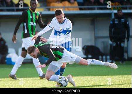Goteborg, Svezia. 26th Feb 2023. Marcus Berg di IFK Goteborg contro il giocatore di GAIS durante la Coppa svedese di fase di gruppo match tra GAIS e IFK Goteborg il 26 febbraio 2023 a Goteborg. Credit: Oskar Olteus / Alamy Live News Foto Stock