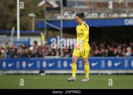 Londra, Regno Unito. 26th Feb, 2023. Londra, Ferbruary 26th 2023: Il portiere Manuela Zinsberger (1 Arsenal) mostra delusione dopo aver concessato il primo goal del 1st° tempo durante la partita della Vitality Womens fa Cup tra Chelsea e Arsenal a Kingsmeadow, Londra, Inghilterra. (Pedro Soares/SPP) Credit: SPP Sport Press Photo. /Alamy Live News Foto Stock