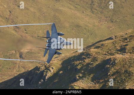 Formazione di basso livello di F15 LAF Wales Foto Stock