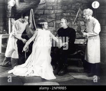 1935 : BORIS KARLOFF , COLIN CLIVE ed ELSA LANCHESTER nella SPOSA DI FRANKENSTEIN ( la moglie di Frankenstein ) di James Whale , ispirato al romanzo di Mary Shelley Wollstonecraft - CINEMA - FILM - FILM - ORRORE - orrore - triller --- Archivio GBB Foto Stock