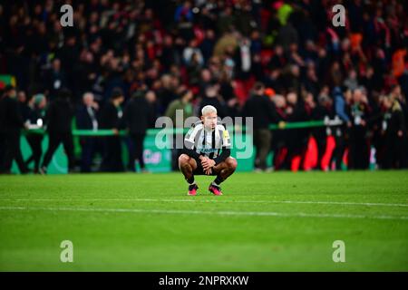 Wembley, Londra, Regno Unito. 26th Feb, 2023. Bruno Guimaraes del Newcastle United si è abbattuto a seguito della finale di Carabao Cup tra il Manchester United e il Newcastle United a Old Trafford il 26th 2023 febbraio, Inghilterra. (Foto di Jeff Mood/phcimages.com) Credit: PHC Images/Alamy Live News Foto Stock