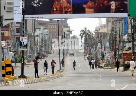 Lagos, Nigeria. 25th Feb, 2023. Allen Avenue ha abbandonato durante le elezioni presidenziali e nazionali del 2023 a Ikeja, Lagos, Nigeria, sabato 25 febbraio, 2023. Foto di Adekunle Ajayi Credit: Adekunle Ajayi/Alamy Live News Foto Stock